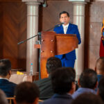 Alcalde Darío Macas entregó reconocimientos a trabajadores y empleados municipales